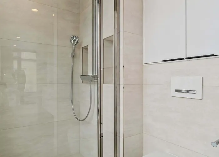 Luxury Downtown With Modern Amenities 아파트