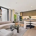 Luxury Downtown With Modern Amenities Apartment