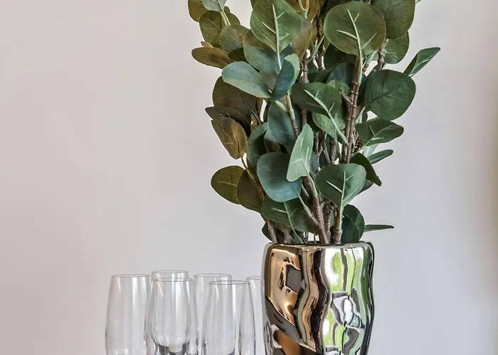 Luxury Downtown With Modern Amenities Διαμέρισμα *